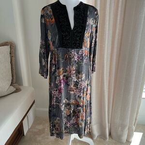 Johnny Was Dress Floral Appliqué 🤩